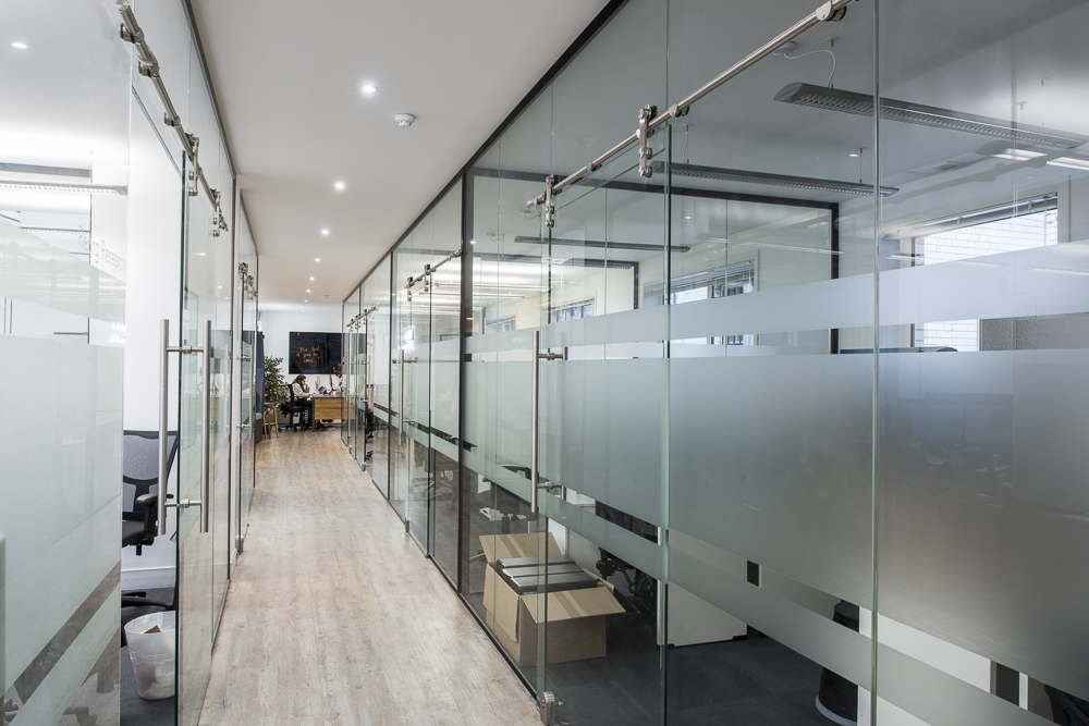4 Reasons Why Tochoose A Glass Office Applied Workplace